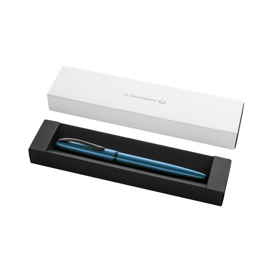 Pluma Pelikan