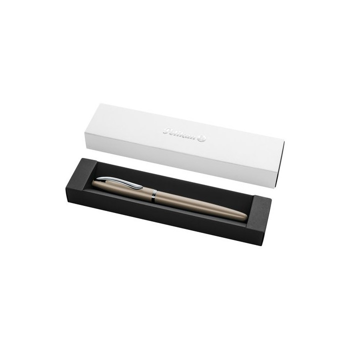 Pluma Pelikan