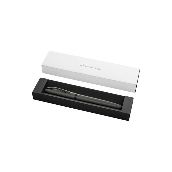 Pluma Pelikan